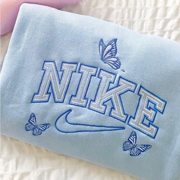 NIKE EMBROIDERED SWEATSHIRT | Butterfly