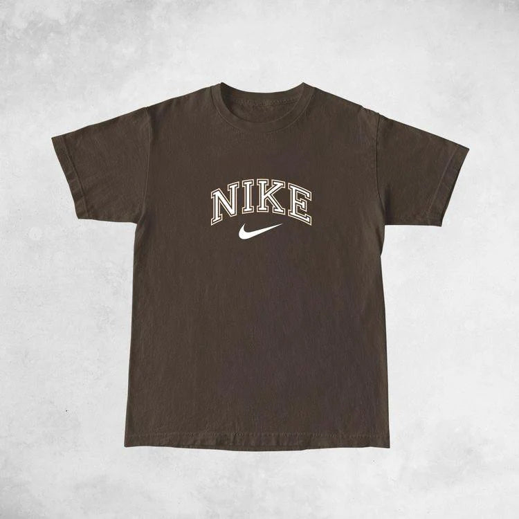 NIKE LOGO GRAPHIC TEE | Crewneck